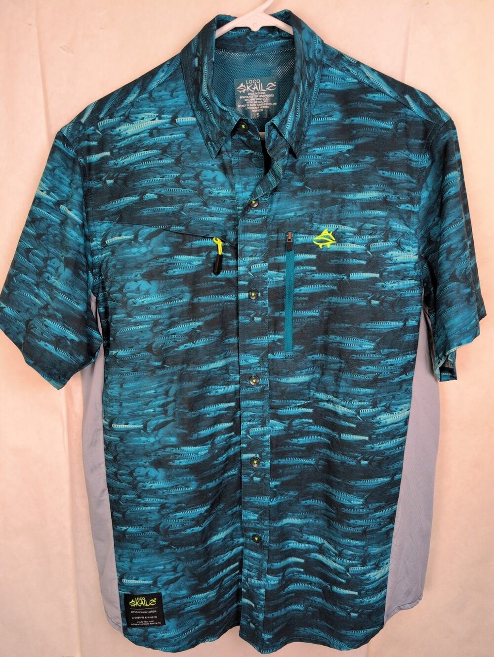 Loco Skailz blue button up fishing shirt Sz Small Performance Vented Perferated